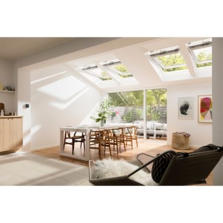 VELUX Solar Centre Pivot Roof Window White Painted 550mm x 778mm GGL CK02 207030