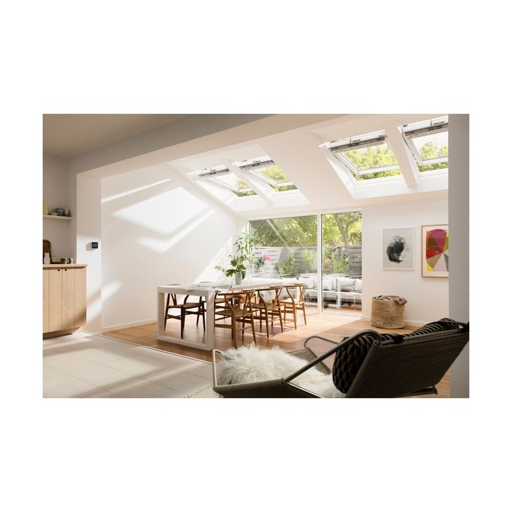 VELUX Solar Centre Pivot Roof Window White Painted 550mm x 778mm GGL CK02 207030