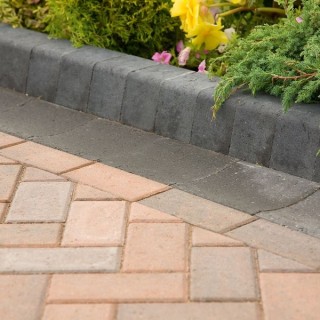 Marshalls Keykerb Large Charcoal 200mm x 100mm x 127mm